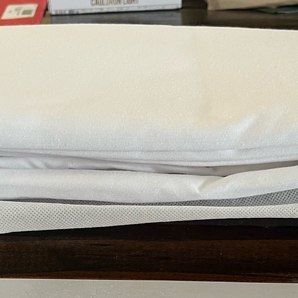 Queen sheet set. - Picture 4 of 8